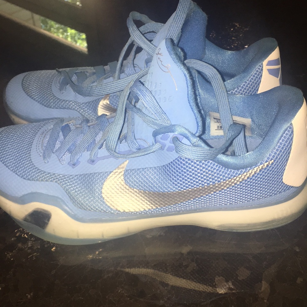 Nike women’s basketball shoes. Size 8.5